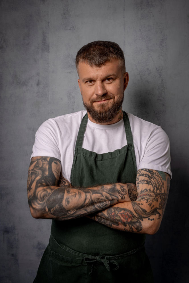Krew, pot i japoński denim. Jak serial „The Bear” stworzył nurt Carmycore