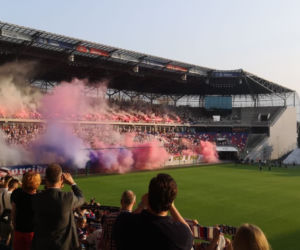 Tak kibice przywitali Łukasza Podolskiego w Górniku Zabrze. Szaleństwo na stadionie [ZDJĘCIA]