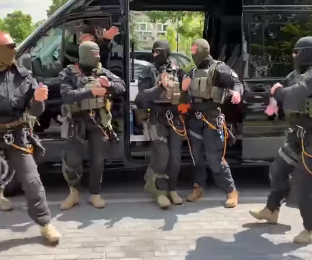 Dzień Dziecka w Warszawie. Taniec antyterrorystów stał się hitem sieci [WIDEO]