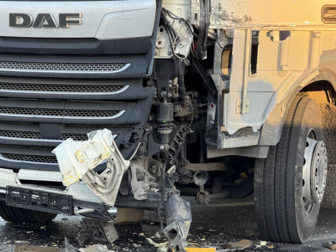 Zderzenie ciężarówki z tramwajem i potrącenie na torowisku; utrudnienia w kursowaniu tramwajów