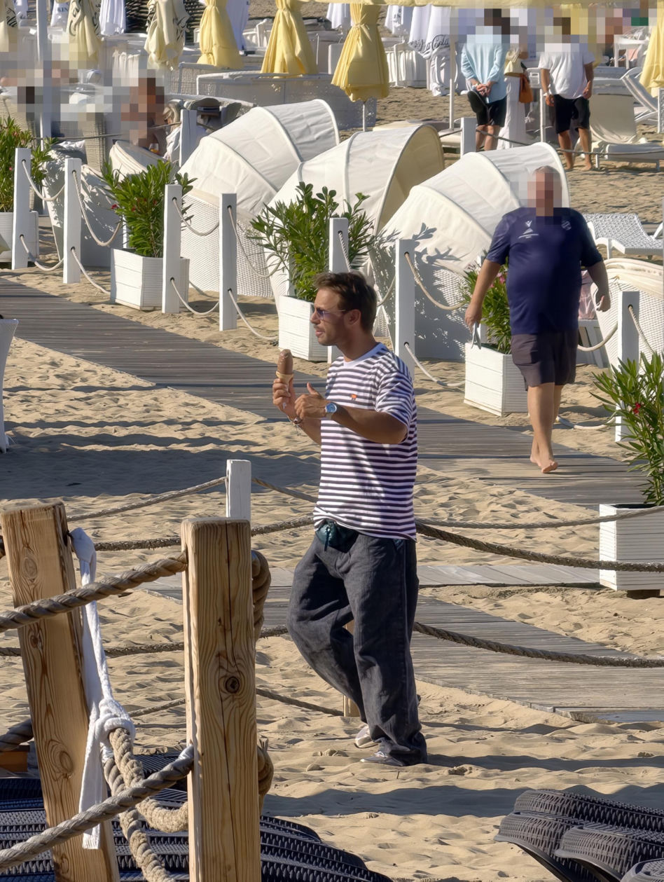 Mateusz Banasiuk na plaży w Sopocie. Tak wyglądał, gdy zrzucił koszulkę!