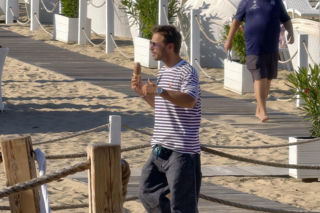 Mateusz Banasiuk na plaży w Sopocie. Tak wyglądał, gdy zrzucił koszulkę!