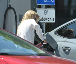 Emilia Komarnicka i Redbad Klynstra wreszcie się rozwodzą. Spotkali się na pierwszej rozprawie