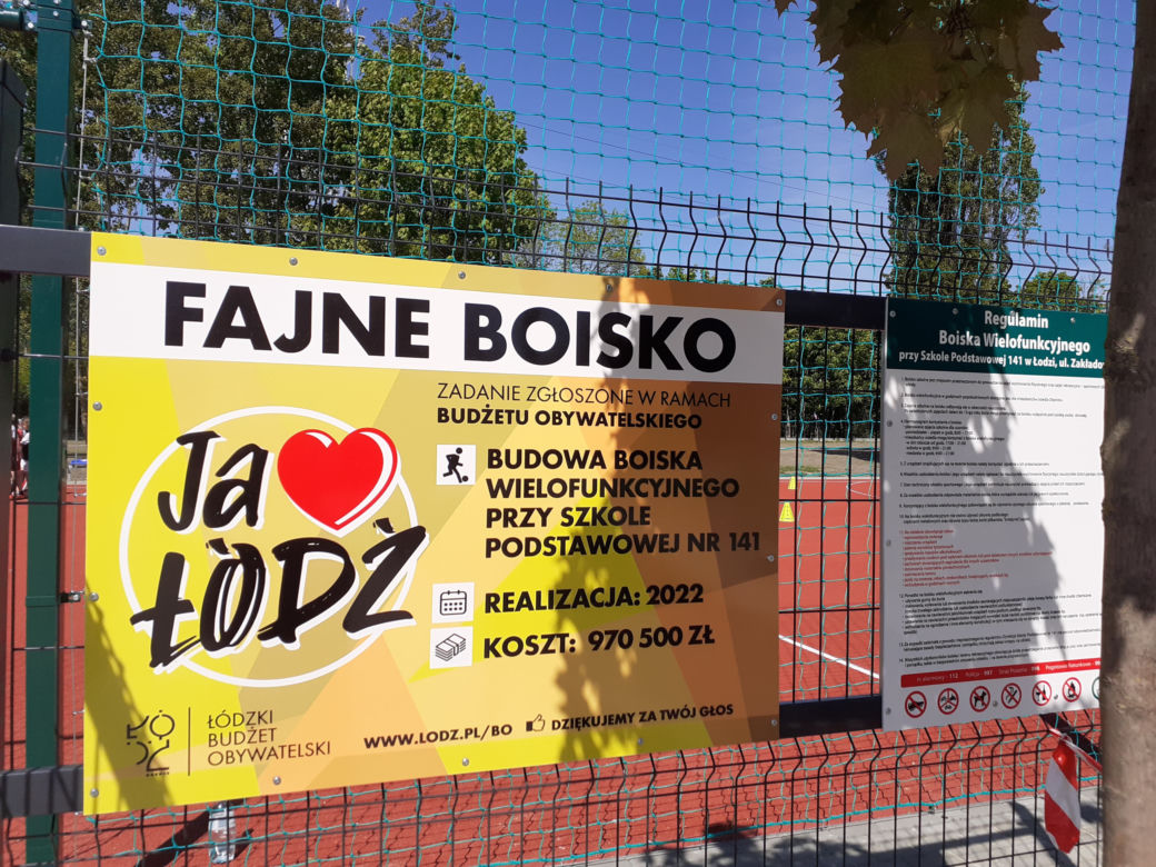 Na łódzkim Olechowie przy SP 141 powstało  boisko wielofunkcyjne