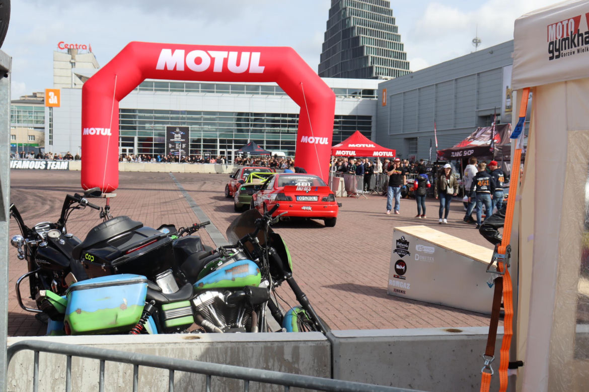 Poznań Motor Show - tak wyglądał piątek na MTP!