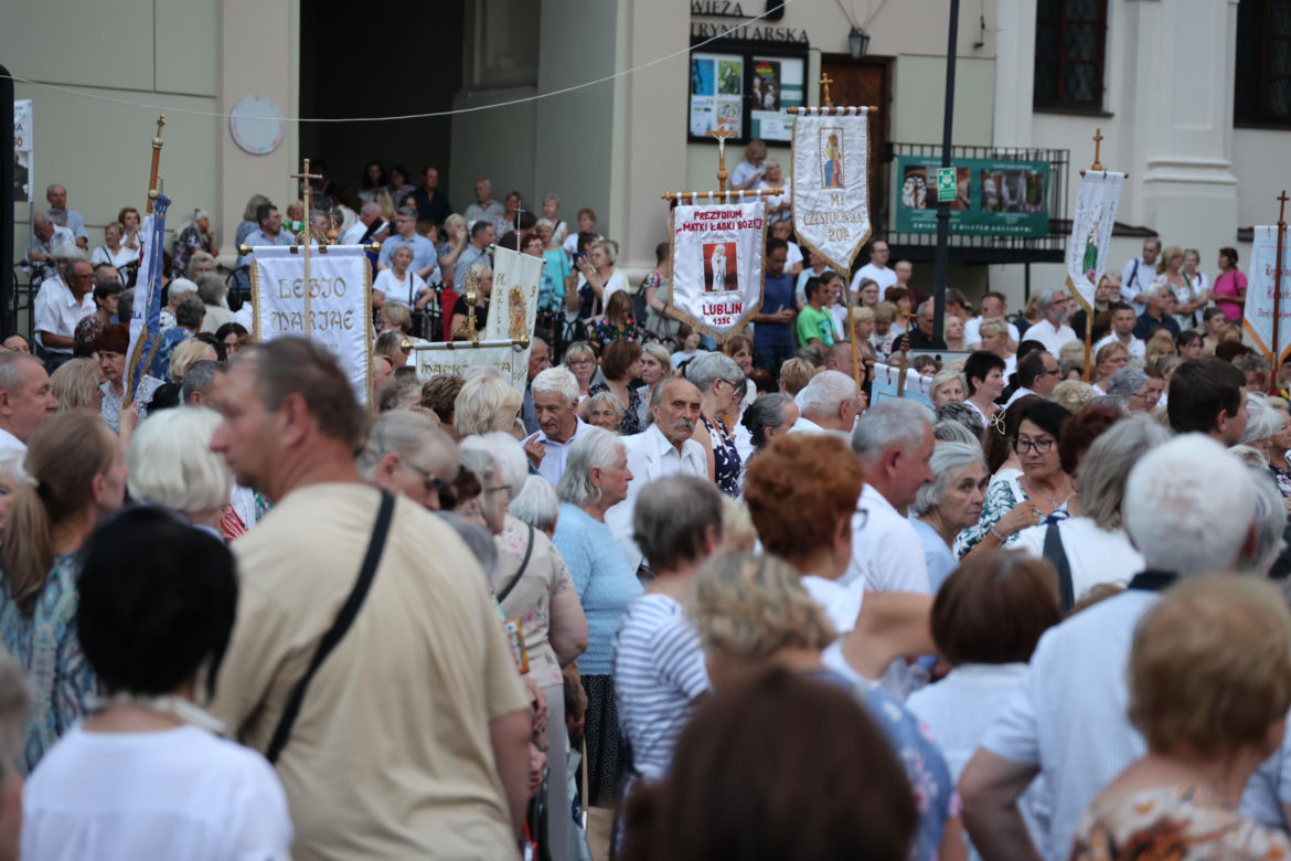76. rocznica Cudu Lubelskiego. Procesja różańcowa w centrum Lublina