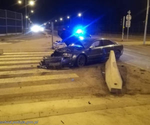 Pościg za pijanym 41-latkiem zakończył się wypadkiem na Bartoszewskiego w Łodzi