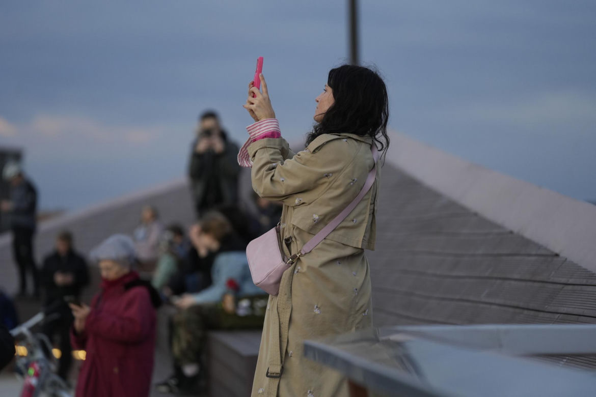 Otworzyli nowy most w Warszawie. Wielkie tłumy na spacerze z prezydentem