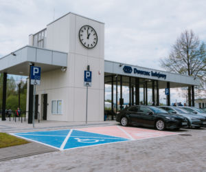 Wasilków. Otwarto nowy dworzec kolejowy, w całości zasilany energią z paneli fotowoltaicznych