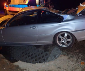 Rybnik: Testował swoje nowe BMW. Uderzył w latarnię i wpadł do rowu