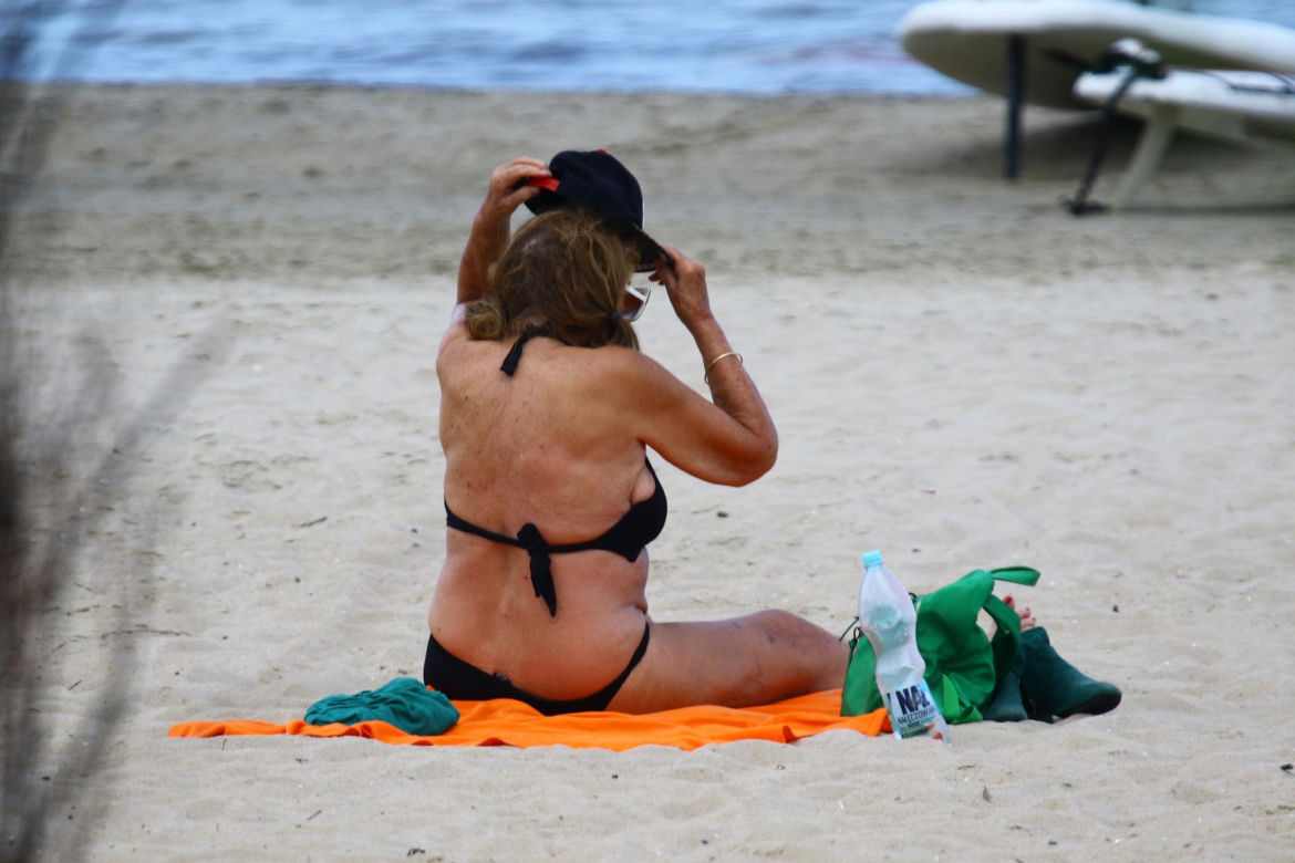 Agnieszka Fitkau-Perepeczko na plaży w Sopocie
