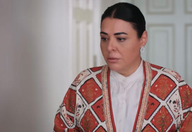 "Panna młoda", odcinek 43: Bliscy martwią się o Mukadder. Kobieta wyszła z domu i nie daje znaku życia