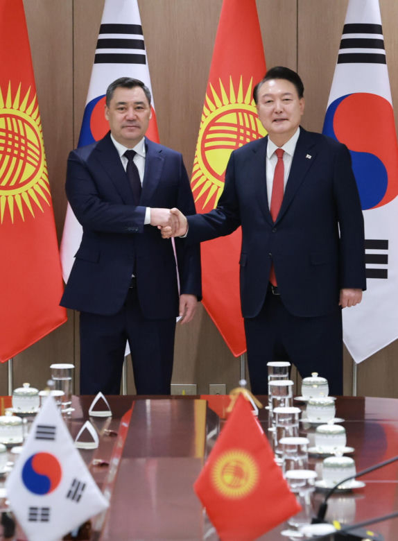 Korea Płd./ Prezydent ogłosił stan wojenny, oskarża opozycję 