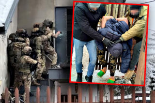 Zwłoki małżeństwa na Targówku. Tak wyglądała akcja kontrterrorystów. Nagranie trafiło do sieci