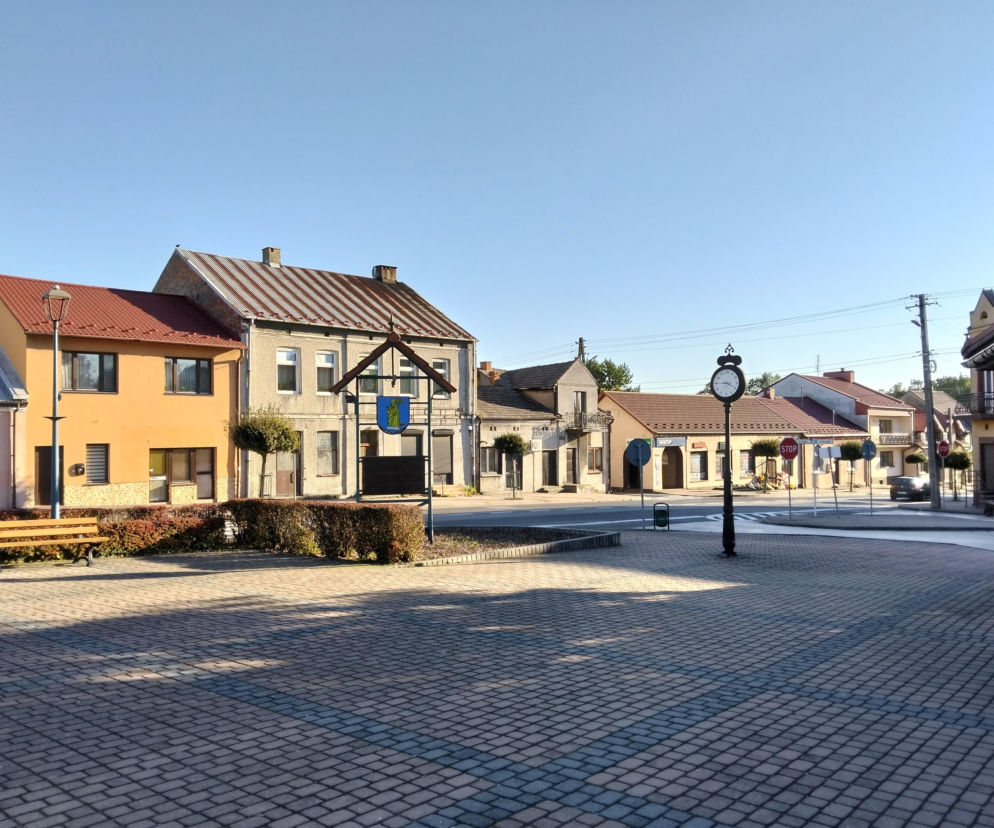 To najmniejsze miasto w Małopolsce. Niedawno było wsią, dzisiaj ma jeden z najpiękniejszych rynków w województwie