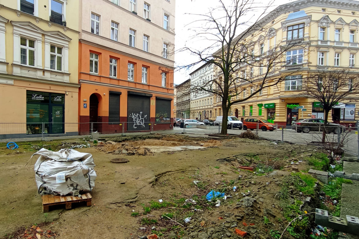 Pozostałości po dawnej "ścianie płaczu"
