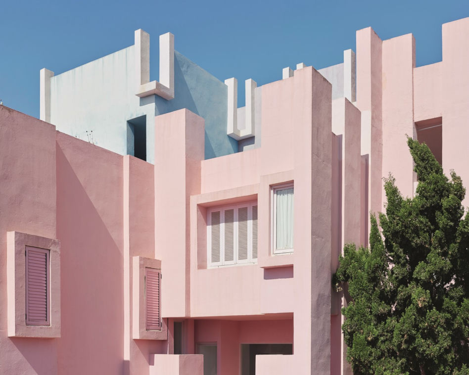 Ikony postmodernizmu: Muralla Roja projektu Ricardo Bofilla