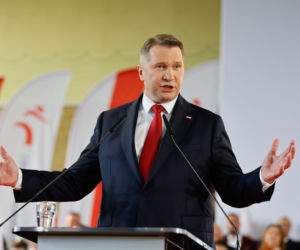Przemysław Czarnek podczas otwartego spotkania z mieszkańcami Kalisza w hali OSRiR w Kaliszu