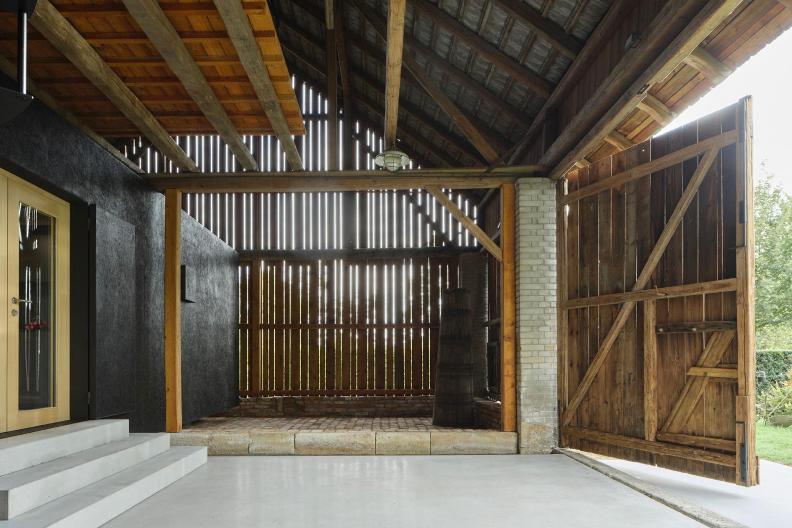 The Box in the Barn we wsi Brtev w Czechach