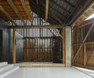 The Box in the Barn we wsi Brtev w Czechach