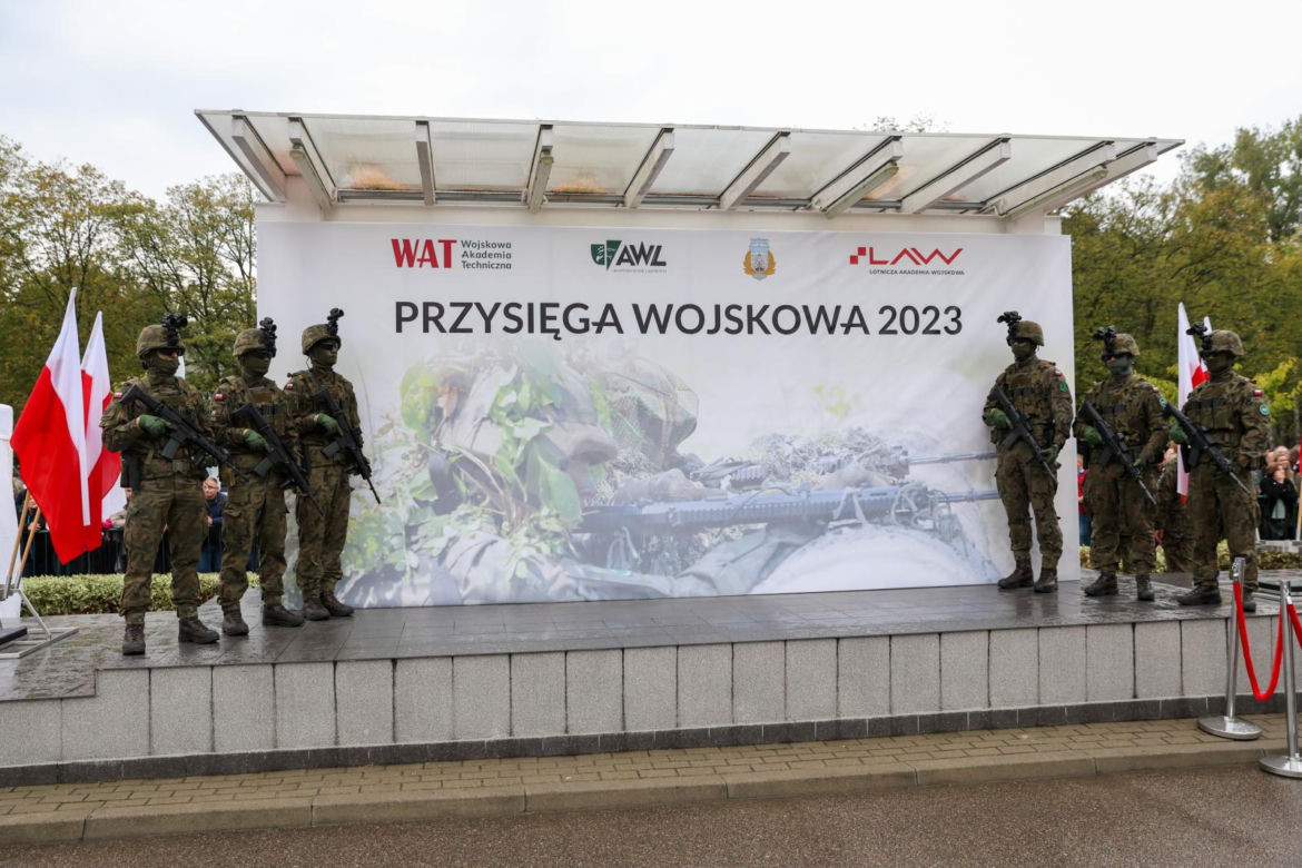 Przysięgę wojskową w Warszawie złożyło 1800 żołnierzy. Szef MON: to historyczne wydarzenie [ZDJĘCIA]