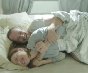 LEKARZE 2 sezon. Alicja (Magdalena Różczka), Maks (Paweł Małaszyński)