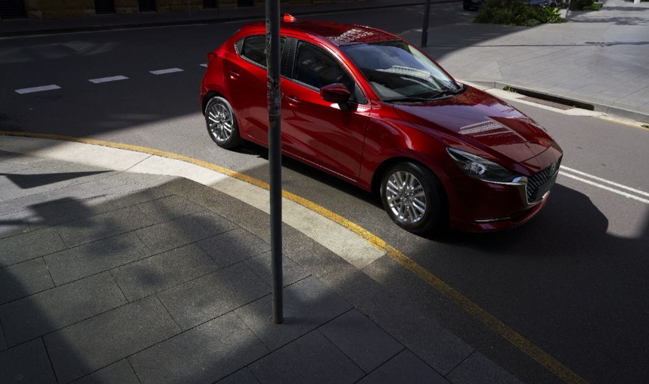 Mazda 2 lifting 2020