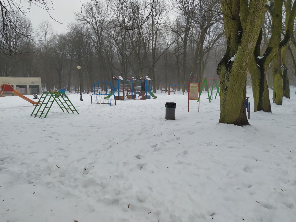 Gdzie mieścił się kiedyś letni teatr? Siedlecki park Aleksandria sto lat temu i w pierwszym tygodniu stycznia 2021: