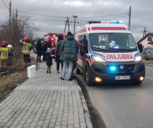 Znaleźli ją nieprzytomną i całą pociętą. Zrobił jej to własny syn? 