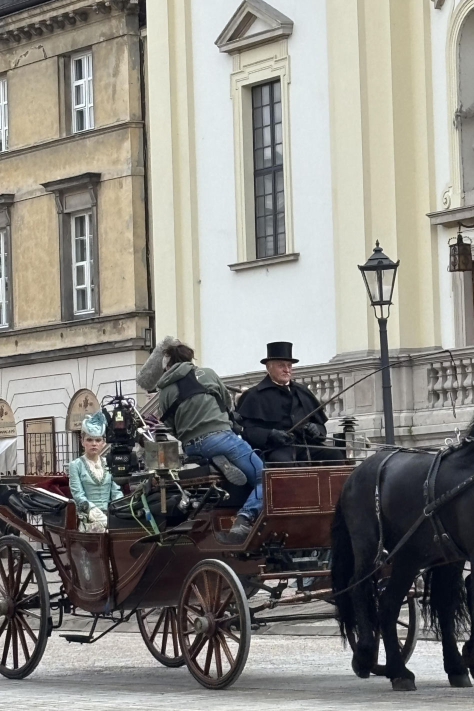 "Lalka" w szlafroku 