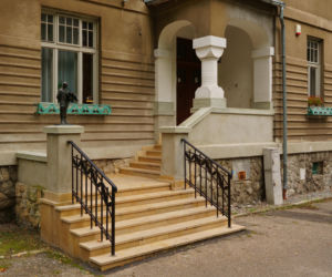 To jedno z najpiękniejszych miast w Małopolsce. W PRL-u zostało przeniesione przez Gierka na Śląsk