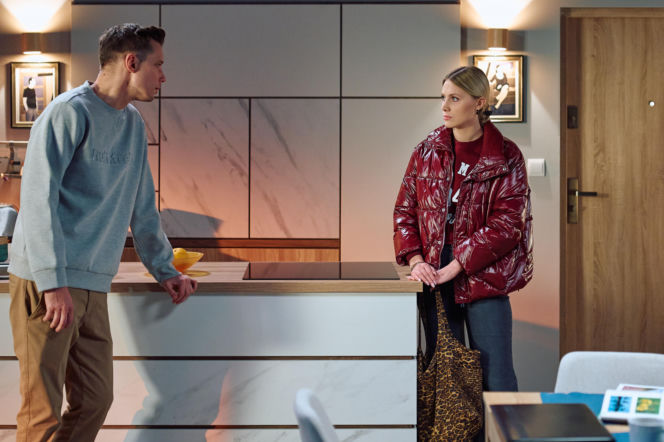 "Na Wspólnej", odcinek 4179: Kalina wrabia Darka w kradzież dużej sumy pieniędzy. Ostatecznie pogrąży Żbika? Tomasz Urbanek