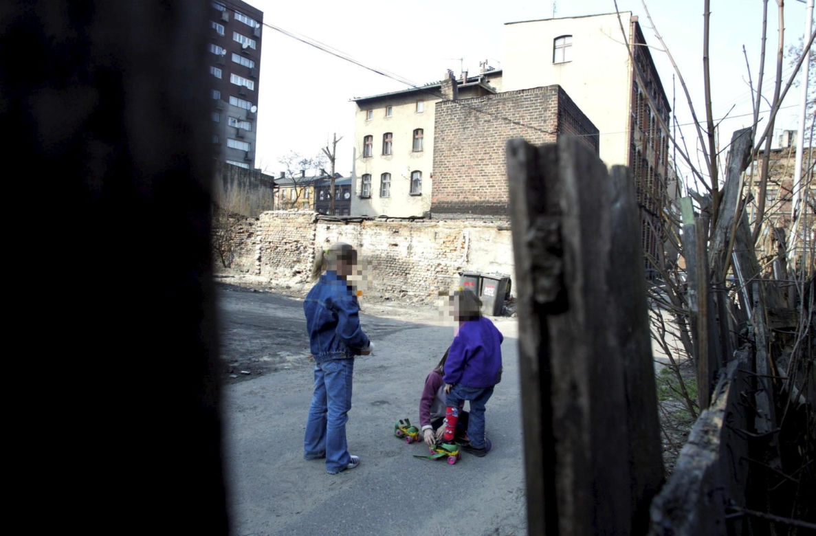 Pedofila "Cyklopa" złapała policja, ale tylko na badanie