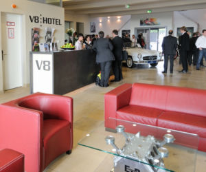 V8 Hotel - miejsce dla chłopców w każdym wieku
