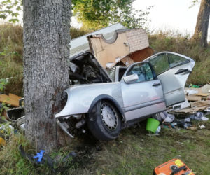 Śmiertelny wypadek auta z przyczepą kempingową w powiecie braniewskim. Nie żyje 35-latek