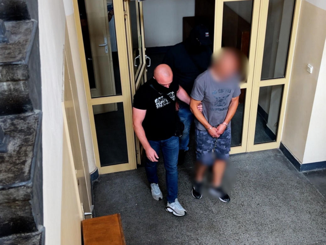 Zagadka sprzed 21 lat ostatecznie rozwiązana. Policjanci złapali praskich zabójców. Sprawcy trafią za kratki