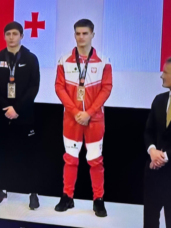 Utalentowany bokser z Torunia Borys Płachta przywiózł medal z Czarnogóry