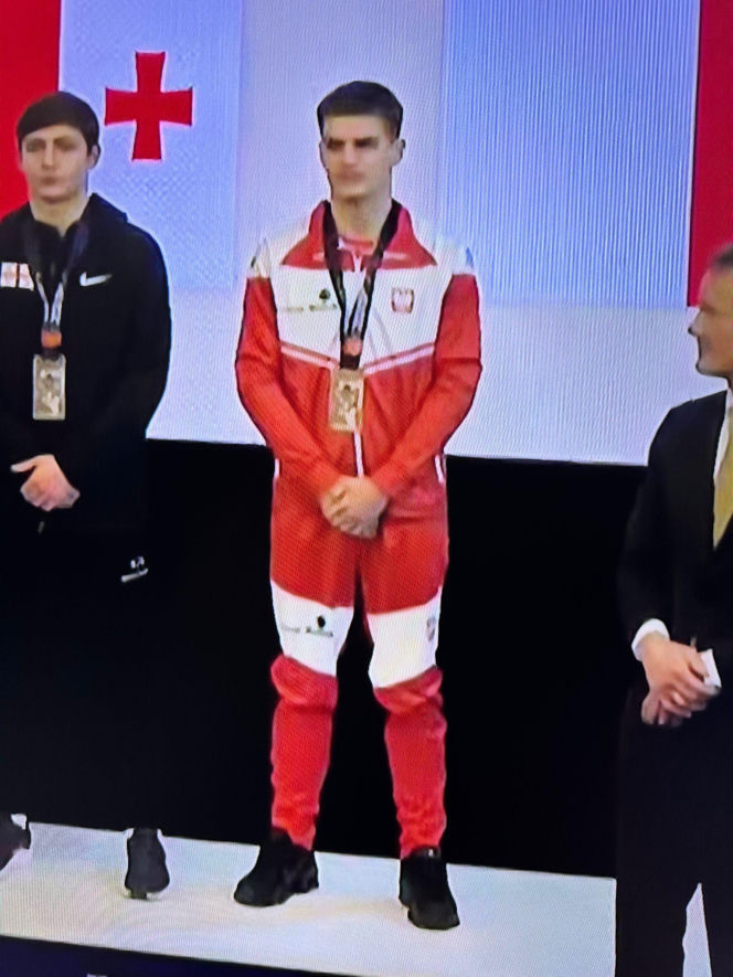 Utalentowany bokser z Torunia Borys Płachta przywiózł medal z Czarnogóry