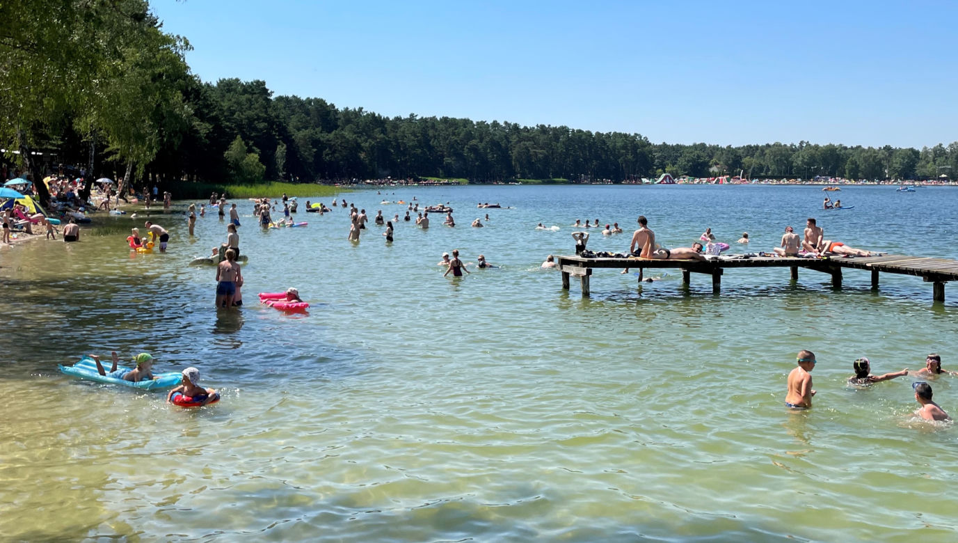 Wszyscy pojechali nad wodę! Tak wyglądała niedziela nad jeziorem Białka [ZDJĘCIA]