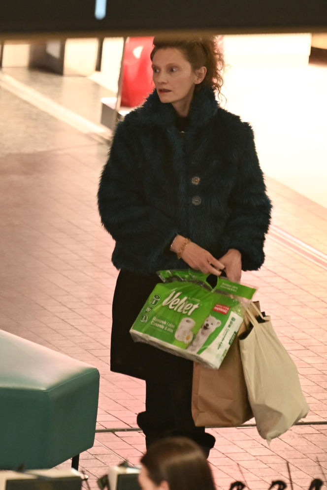 Agata Buzek na zakupach