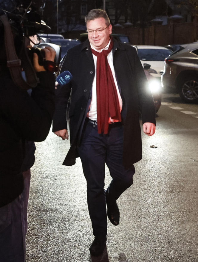 Czas na spotkanie w PiS. Na miejscu Macierewicz, Czarnek i Rau