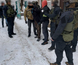 Łódź. Zamaskowany napastnik wszedł do kantoru na Górnej i zaczął strzelać