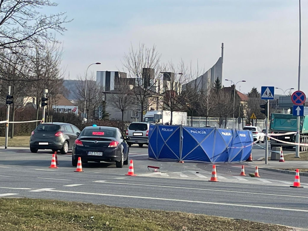 Rzeszów: Tragiczny wypadek na ul. Sikorskiego. Zginął rowerzysta [ZDJĘCIA]