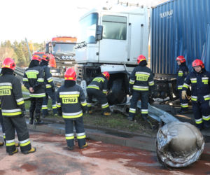 Wypadek TIRA na trasie Siekierkowskiej