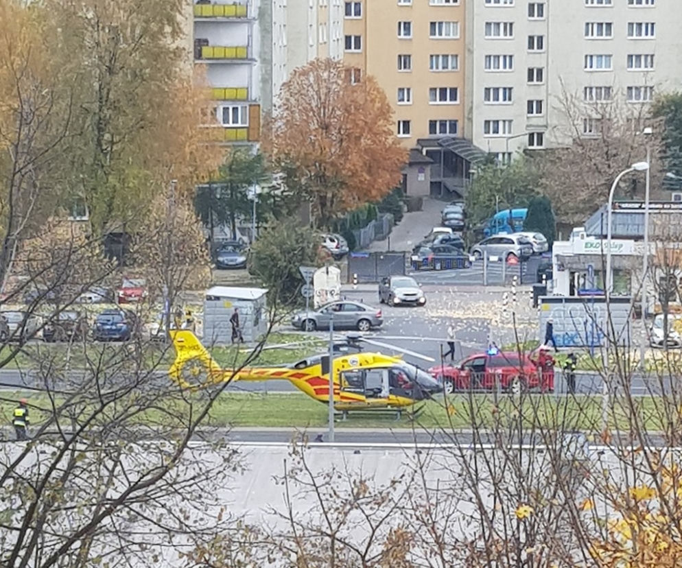 Pilna akcja na Gocławiu. Śmigłowiec LPR lądował na ruchliwej ulicy