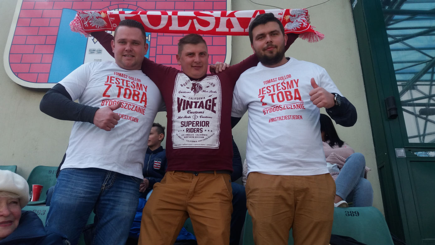 Kibice wspierają Tomasza Golloba