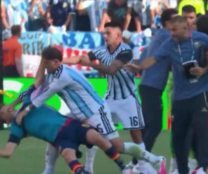 Awantura po finale Hiszpania - Argentyna. Piłkarze rzucili się na siebie na boisku!