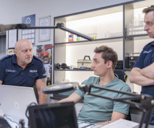 Policjantki i Policjanci, odcinek 1392: Góral i Tamara próbują spędzić romantyczny wieczór. Ich plany burzy niespodziewane pojawienie się Jagny