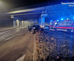 Dramatyczny finał policyjnego pościgu. 16-latek roztrzaskał osobówkę o betonowy słup!