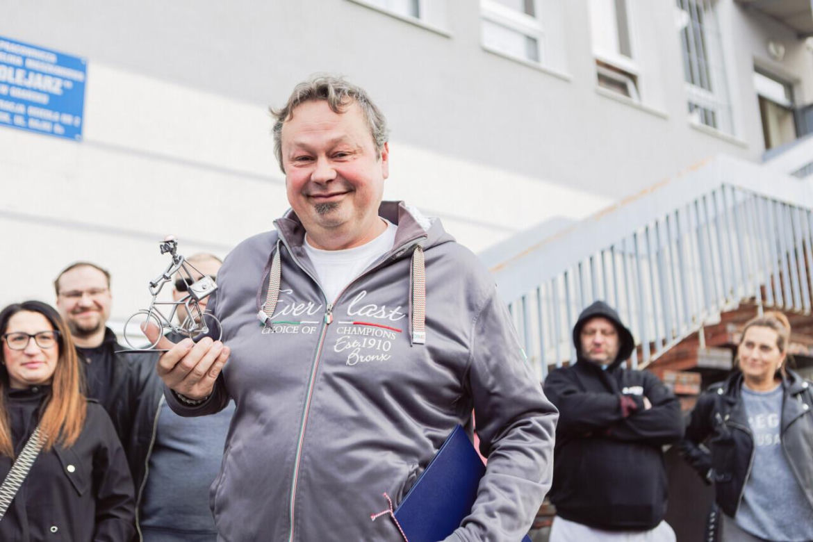 Mieszkańcy Przeróbki żegnają listonosza Grzegorza 